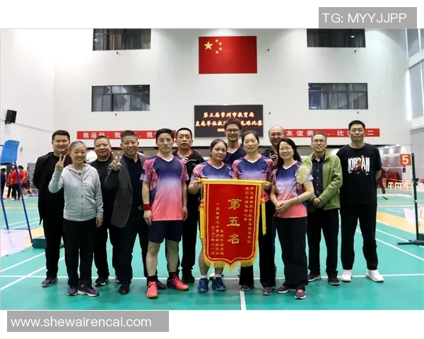 深圳羽毛球队展现灵活战术与团队协作的精彩表现分析 深圳羽毛球队展现灵活战术与团队协作的精彩表现分析