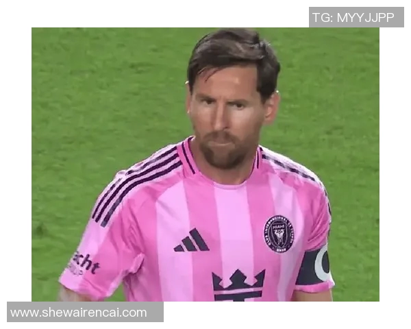 脑门高的足球明星如何在赛场上展现独特魅力与非凡技艺 脑门高的足球明星如何在赛场上展现独特魅力与非凡技艺