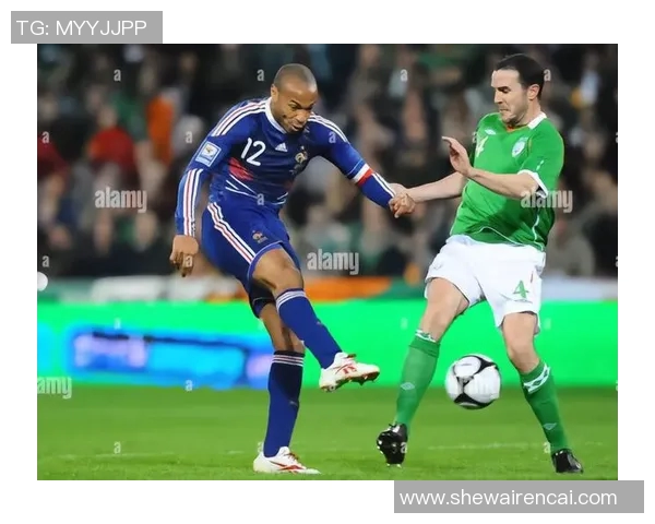 足球明星代言产品精彩瞬间全景展示与分析 足球明星代言产品精彩瞬间全景展示与分析